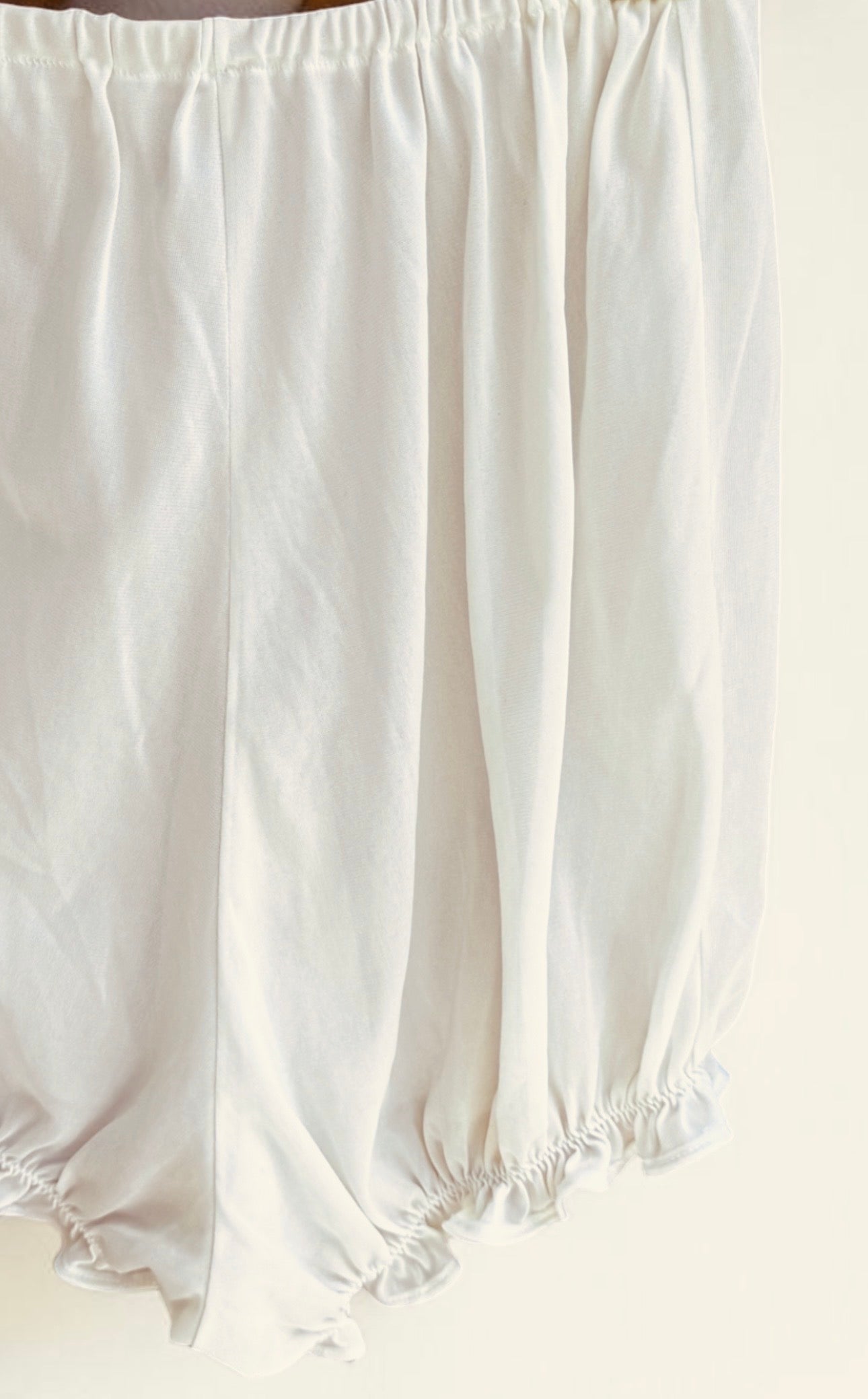 POV: You’re living in a 1960s dreamscape: This vintage babydoll set is the definition of ethereal.